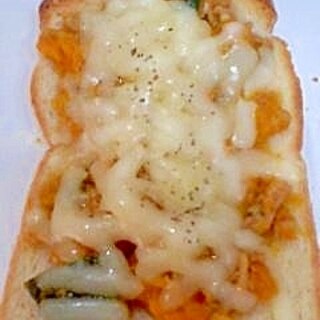 かぼちゃ煮のチーズトースト